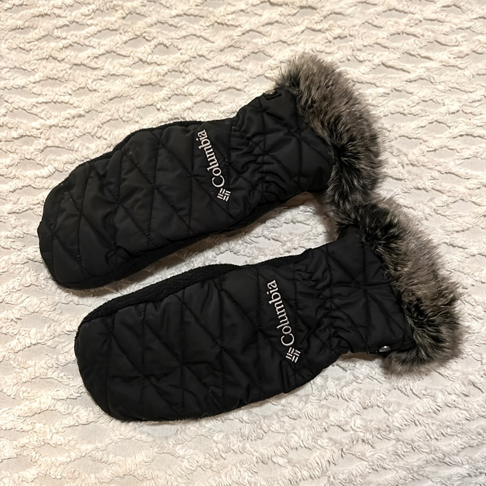 COLUMBIA | Heavenly Mitten | Black Fur-Lined Snow Mittens |